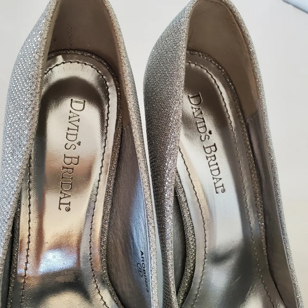 Sparkly Silver 8 Slip On Pump Michaelangelo 3.5" Heel David's Bridal AROBIN23 - Picture 9 of 16